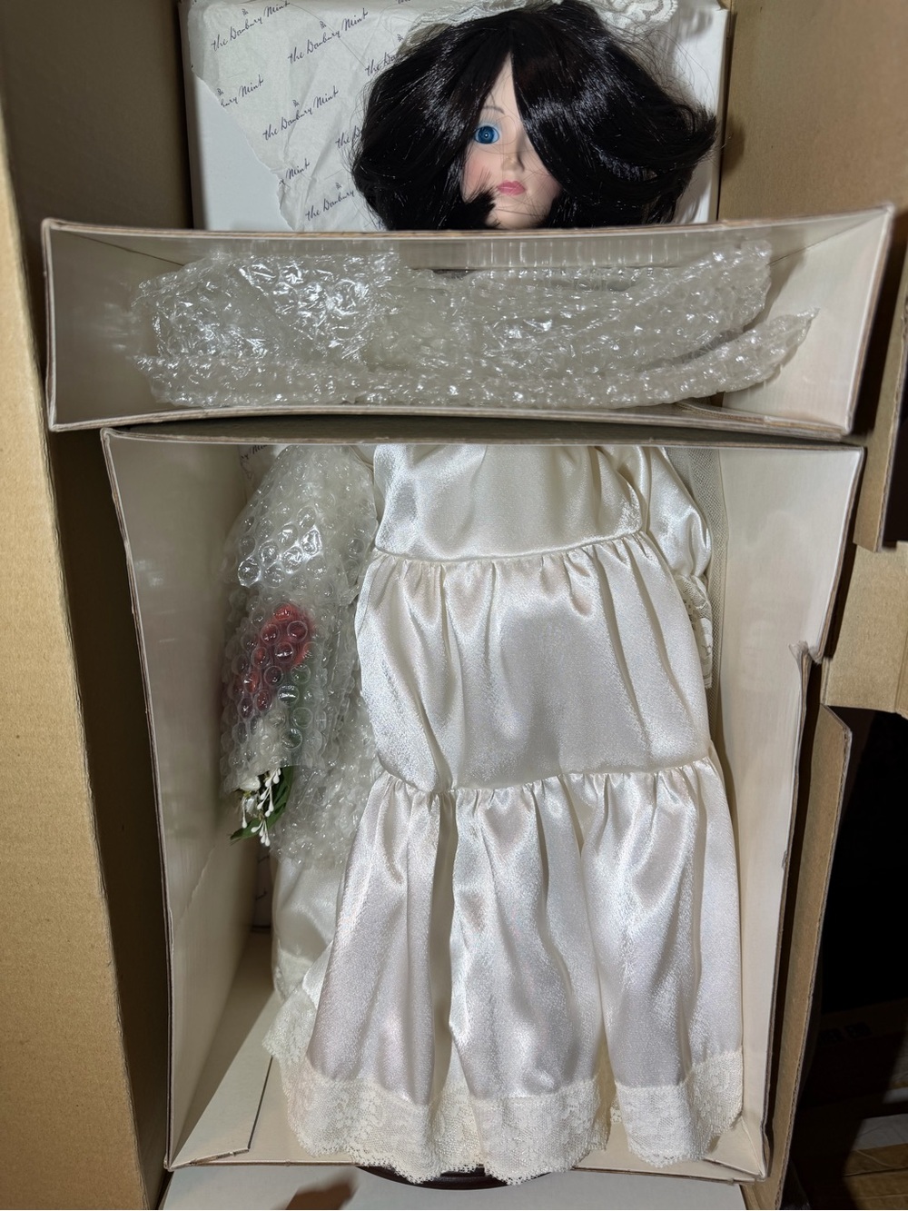Gloria Vanderbilt Brides Of The Four Seasons Winter Doll Danbury Mint